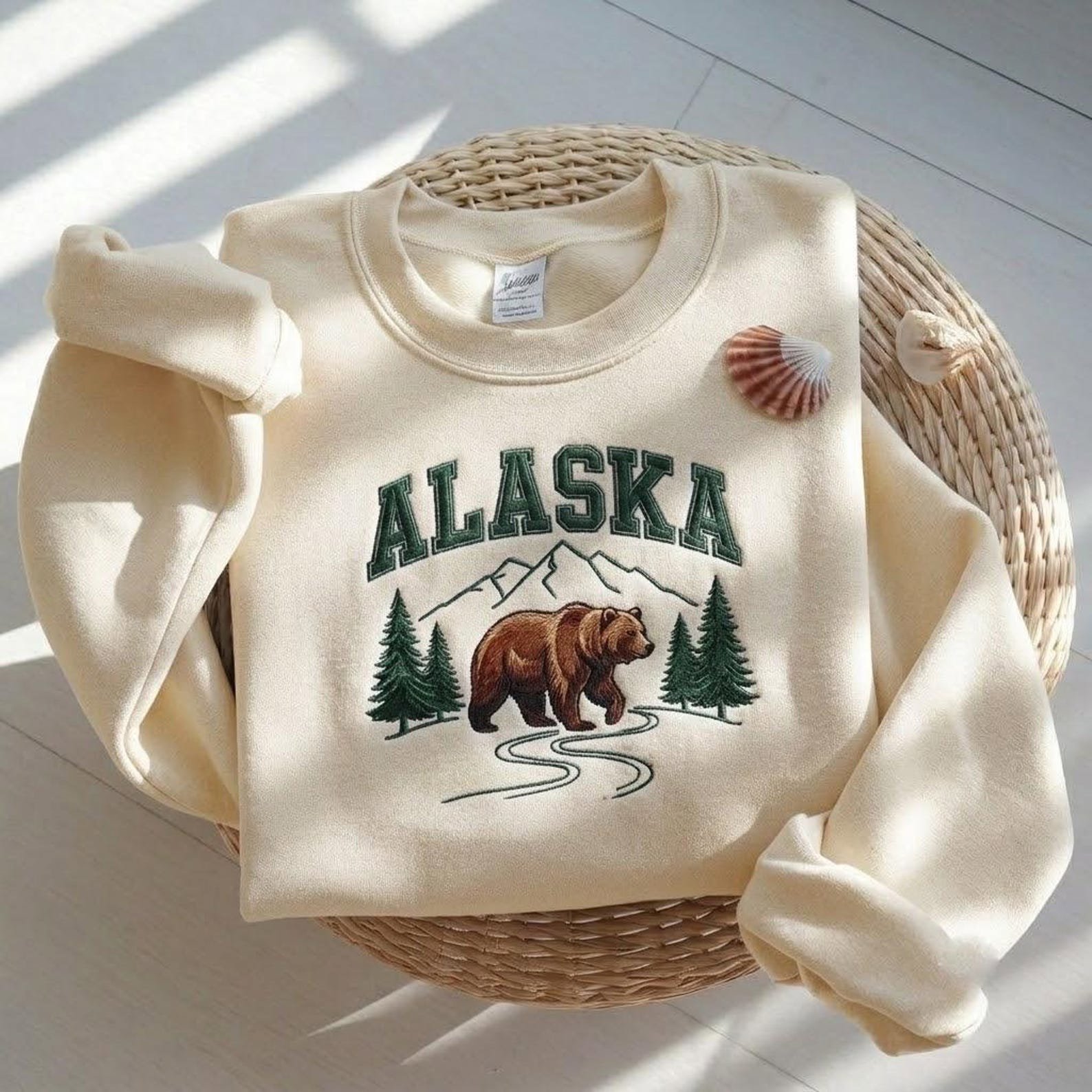 Alaska Embroidered Sweatshirt, Bear Sweatshirt, National Park Sweatshirt, Alaska Sweatshirt, Outdoor Shirt, Travel Shirt. 6
