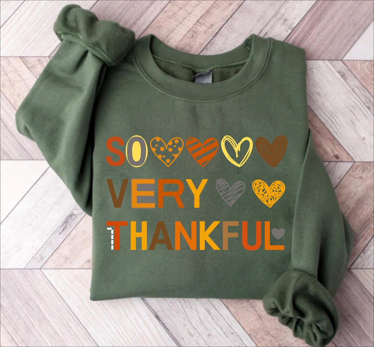So Very Thankful Sweatshirt, Patterned Hearts Graphic For Thanksgiving Outfit 4