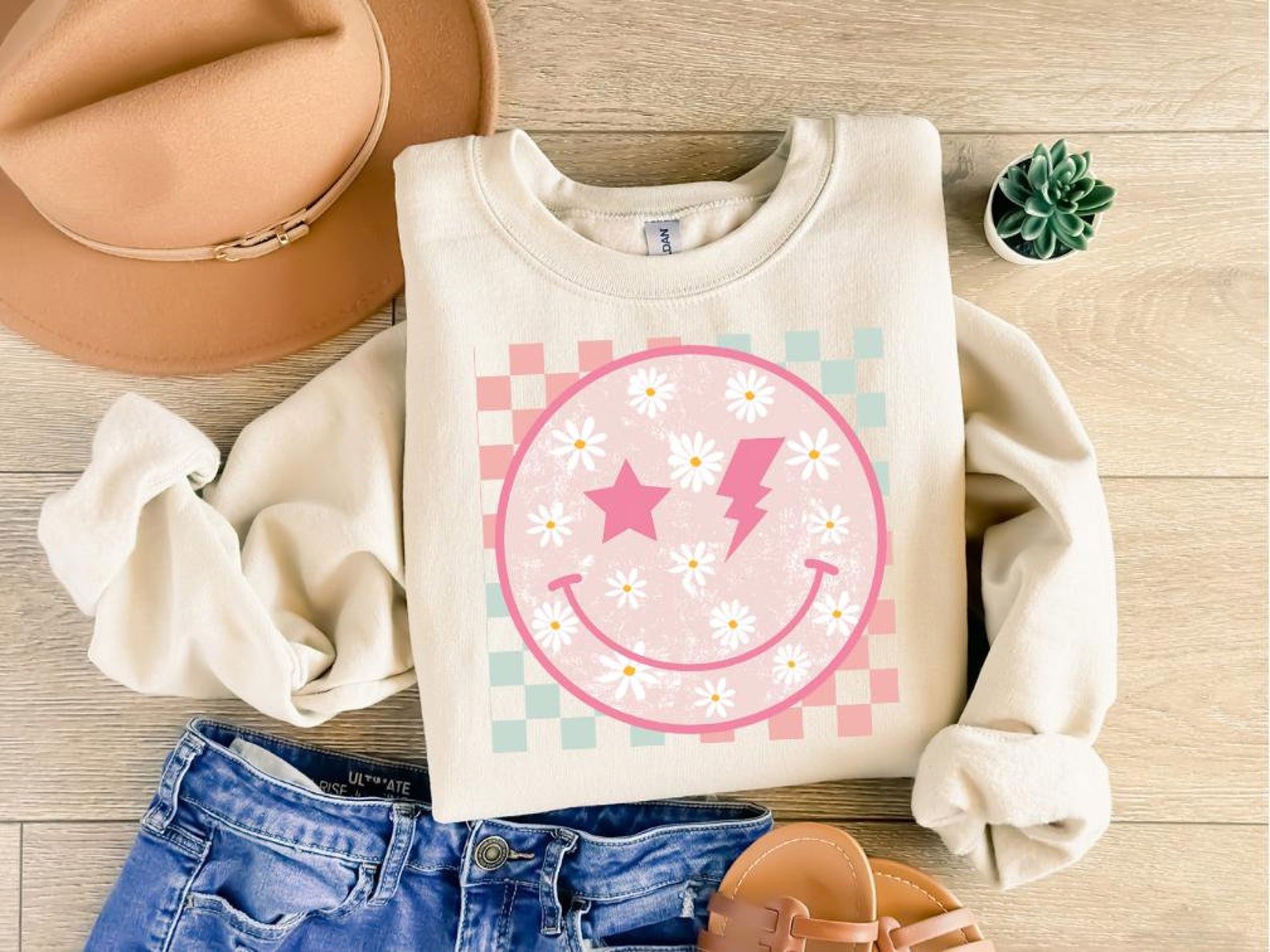 Checkered Smiley Face Shirt, Smiley Face Tee, Smiley Face T-shirt,Gift for Her, Funny Shirt,Checkered Shirt,Checkered Tee, Trendy Checkered 1