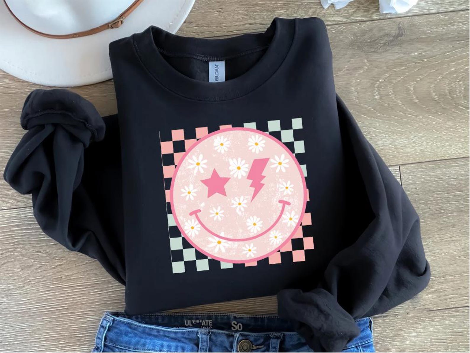 Checkered Smiley Face Shirt, Smiley Face Tee, Smiley Face T-shirt,Gift for Her, Funny Shirt,Checkered Shirt,Checkered Tee, Trendy Checkered 4