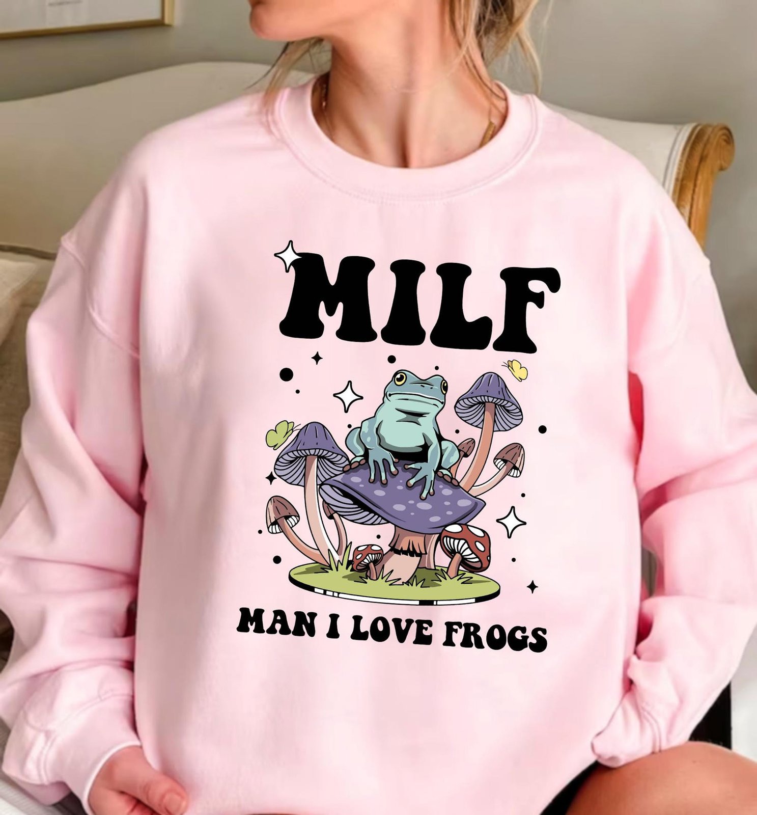 Man I Love Frogs Sweatshirt: Retro Women's Frog Graphic 2