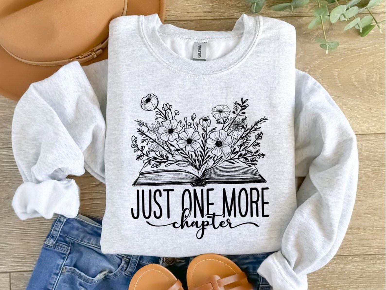 Bookish Sweatshirt: Just One More Chapter, Reader Gift 3