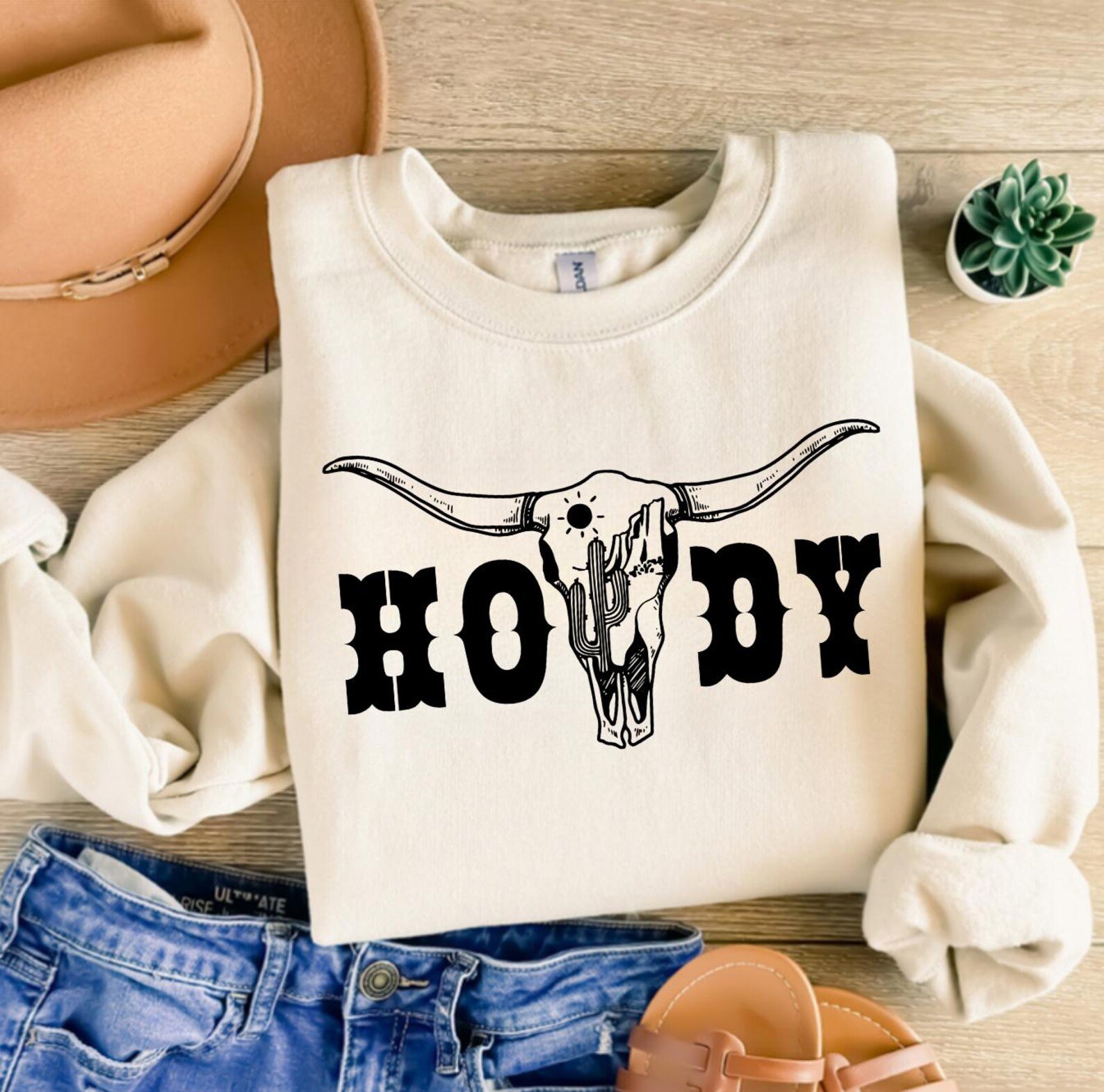 Howdy Longhorn Sweatshirt, Western Graphic Pullover, Cowgirl Cowboy Hoodie, Country Concert Outfit, Western Unisex Top, Ranch Style Top 2