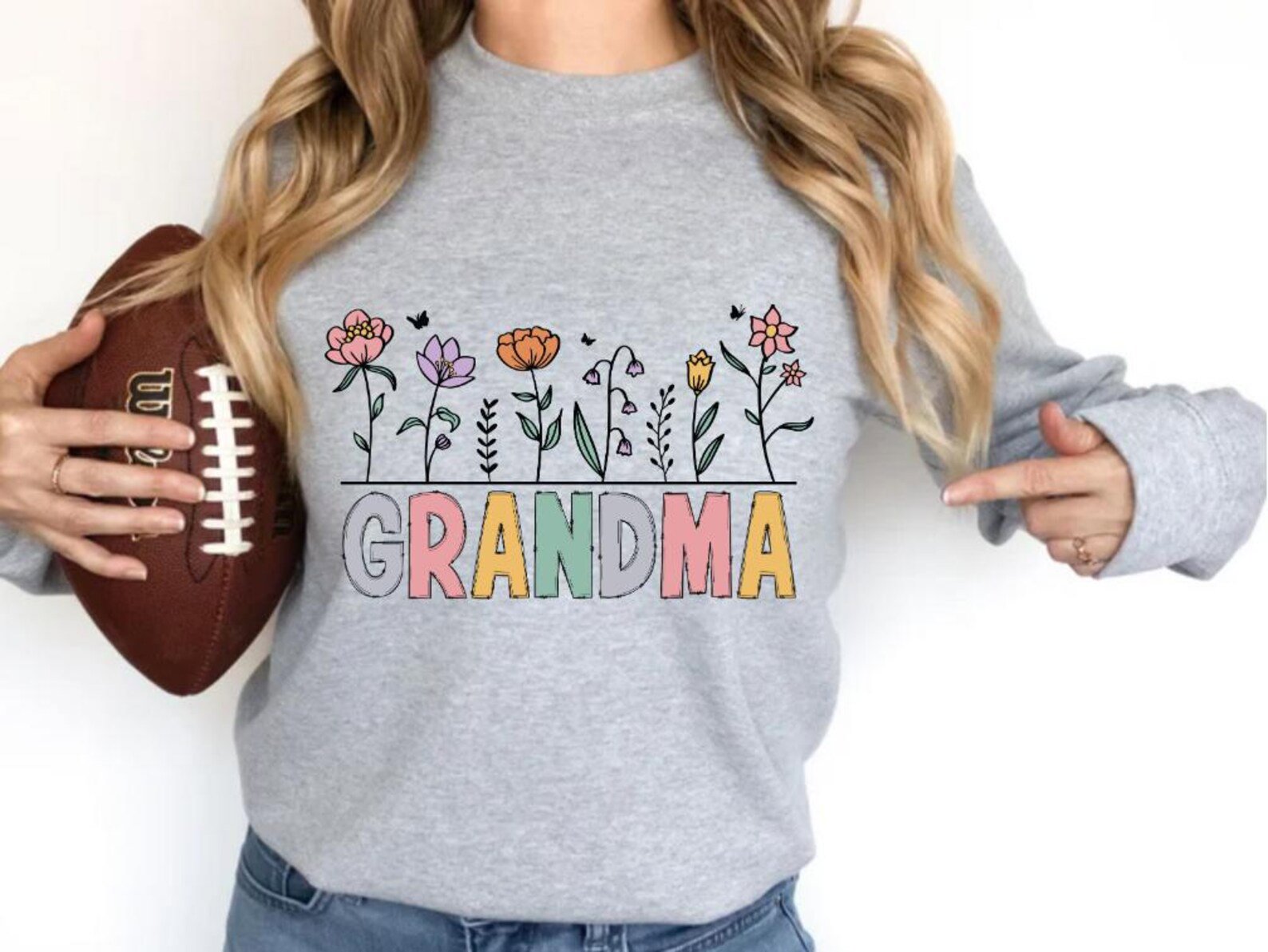 Floral Grandma T-Shirt: Trendy Grandmom Gift 2