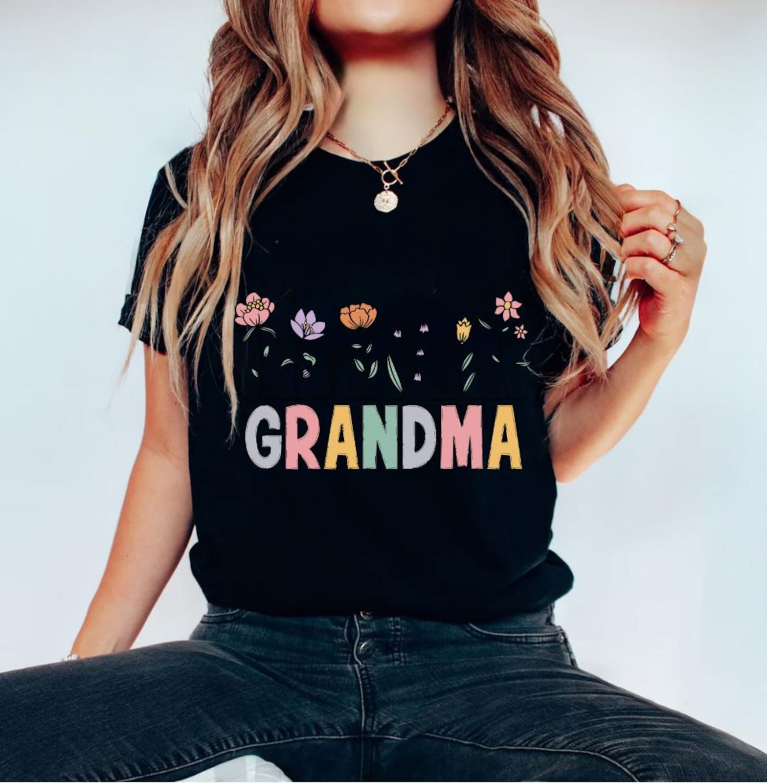 Floral Grandma T-Shirt: Trendy Grandmom Gift 4