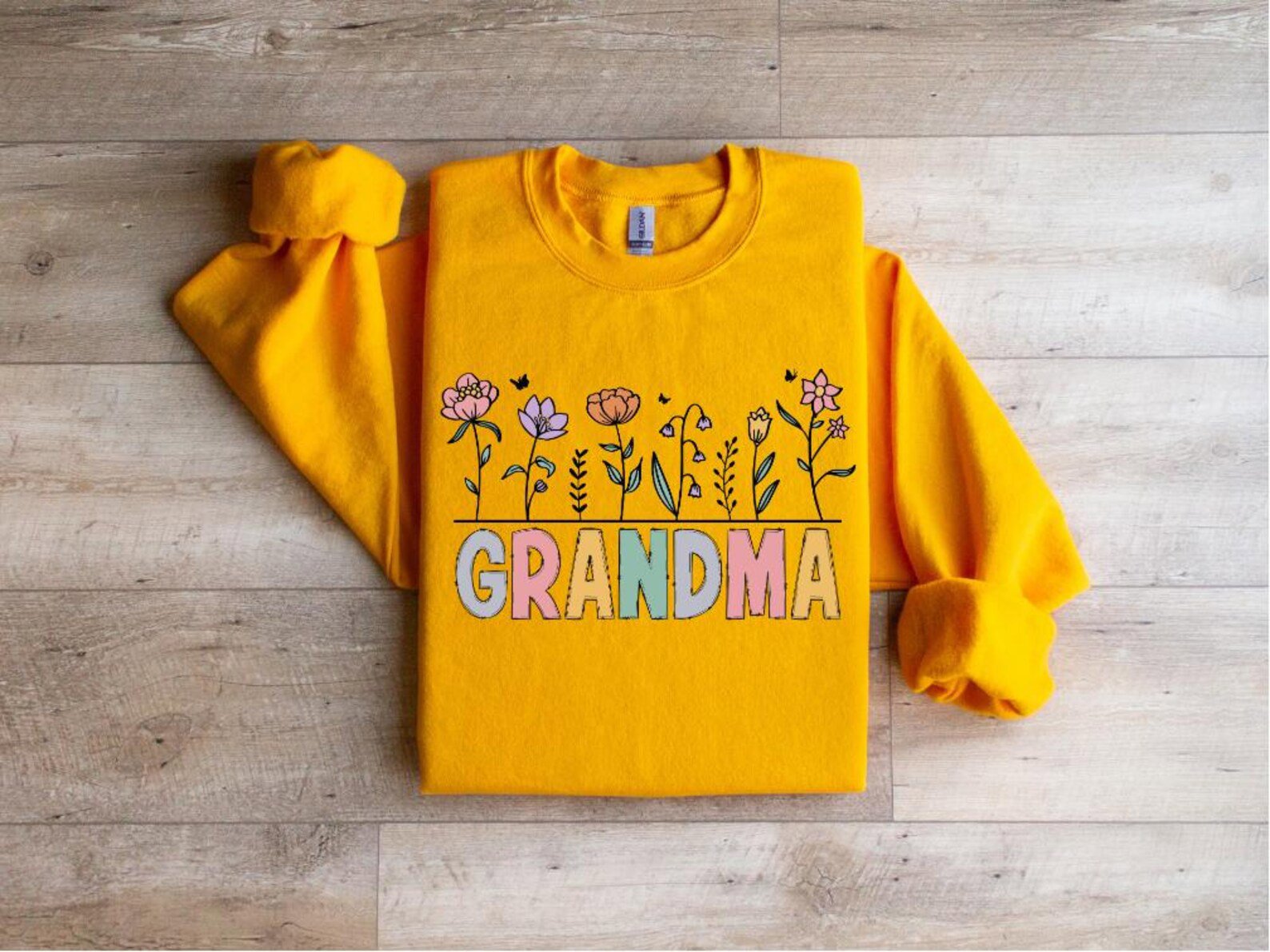 Floral Grandma T-Shirt: Trendy Grandmom Gift 6