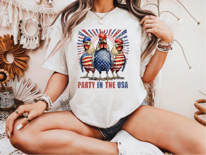 Funny 4th of July Chicken T-Shirt: Patriotic USA Rooster Tee
