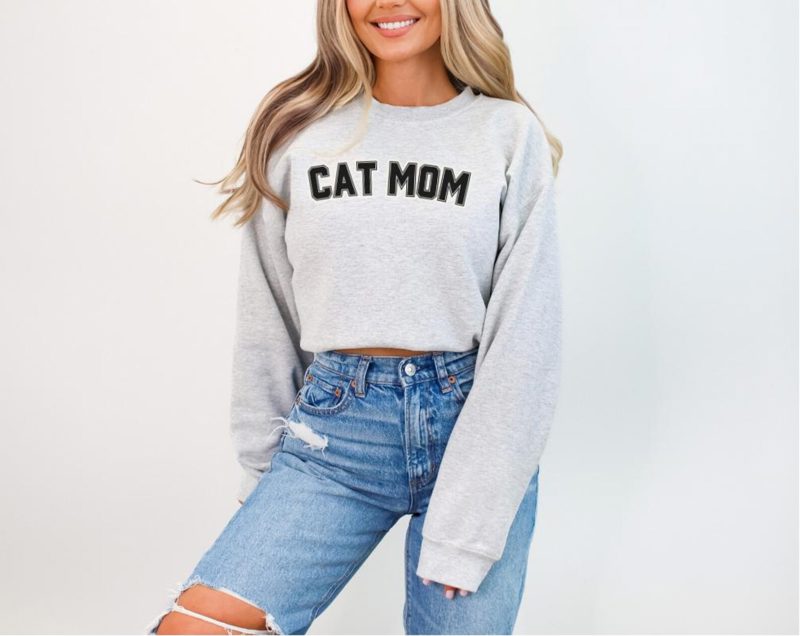 Cat Mama Shirt, Cat Mom Sweatshirt Custom Name, Cat Lover Gift, Cute Minimal Cat Mom Hoodie, Birthday Gift for Cat Mom, Valentine Shirt